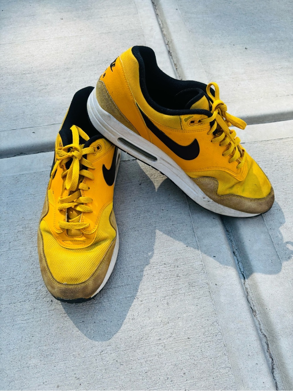 Nike Air Max 1 Men’s Yellow and Black & White Low-Top Sneakers size 13 - Picture 5 of 12